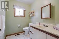 35 Kingsplate Crescent, Toronto, Ontario  M9W 6X5 - Photo 15 - W13228714