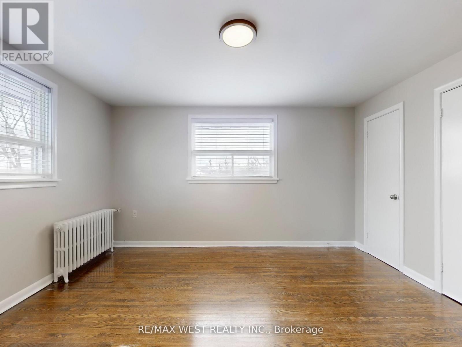 16 Upwood Avenue, Toronto, Ontario  M6L 3A5 - Photo 24 - W13228752