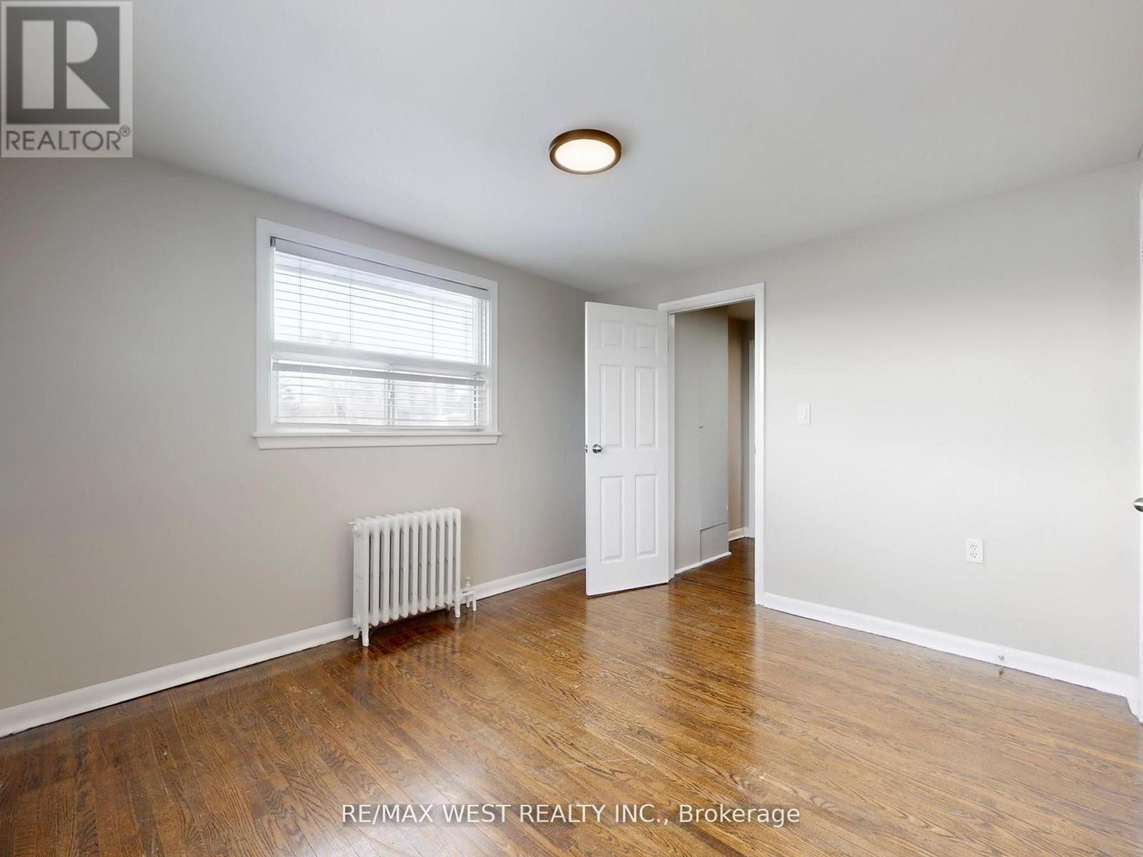 16 Upwood Avenue, Toronto, Ontario  M6L 3A5 - Photo 32 - W13228752