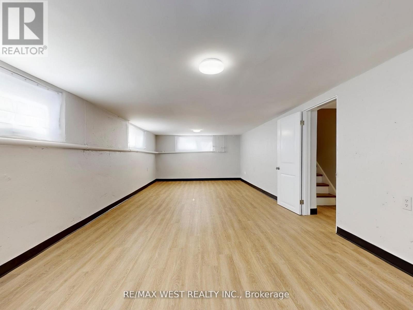 16 Upwood Avenue, Toronto, Ontario  M6L 3A5 - Photo 42 - W13228752