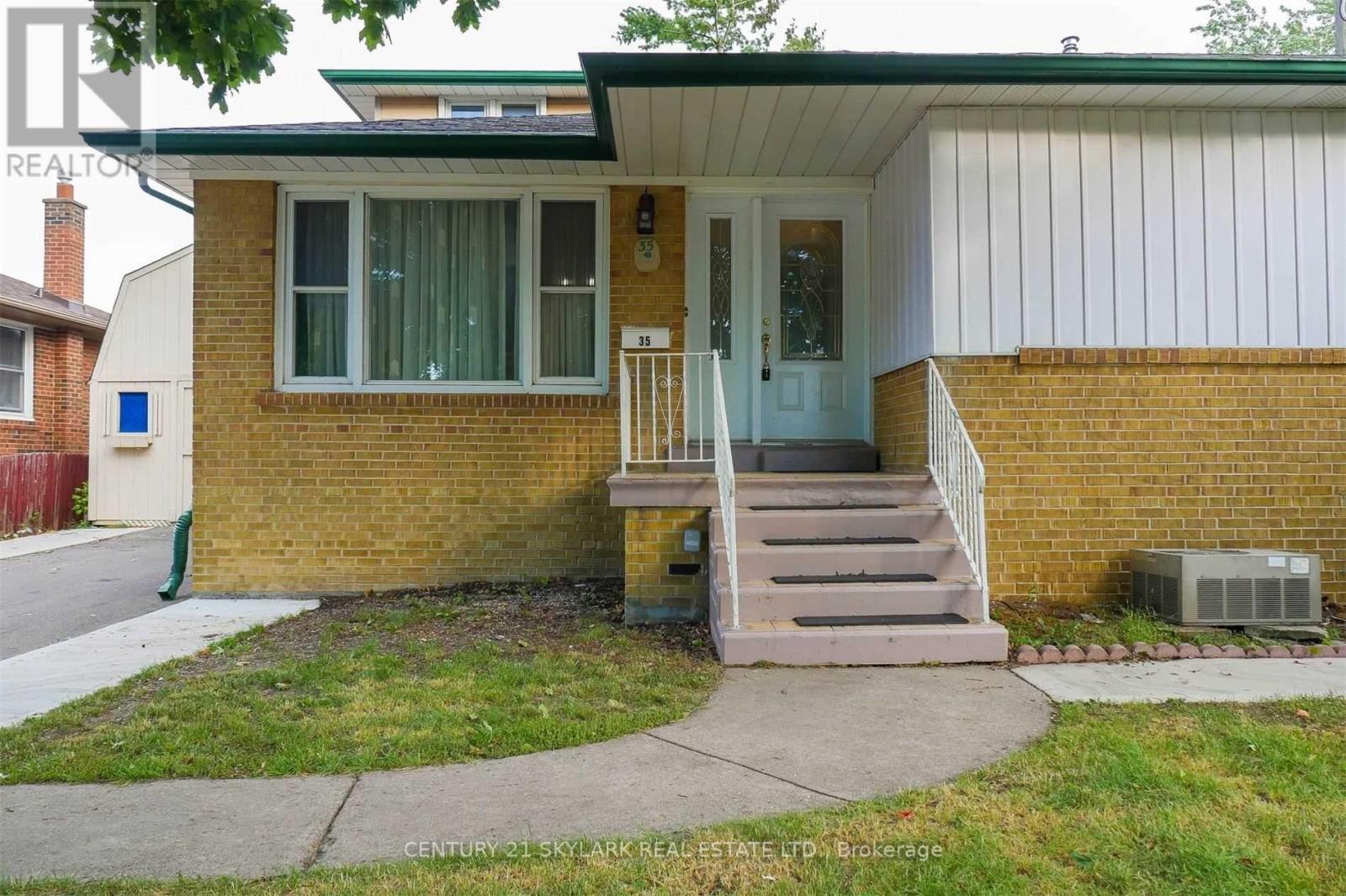 35 Cumberland Drive, Brampton, Ontario  L6V 1W5 - Photo 3 - W13228754