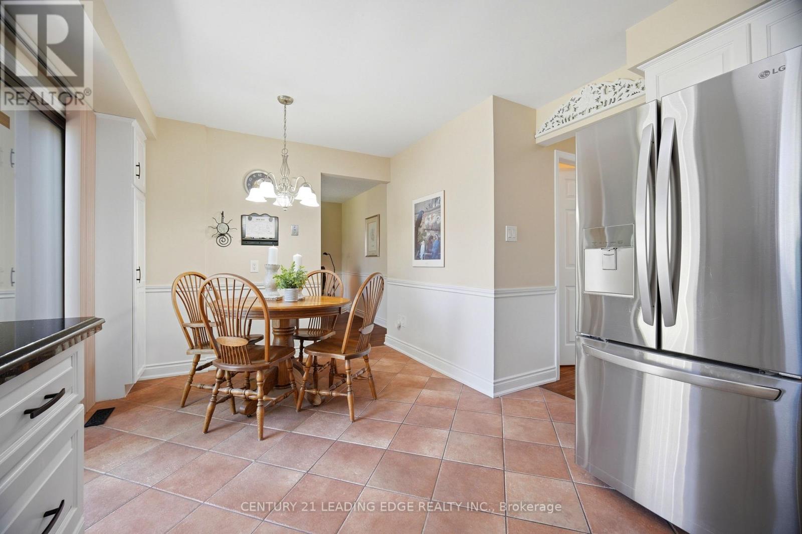 2203 Previn Court, Burlington, Ontario  L7P 4J3 - Photo 16 - W13228806