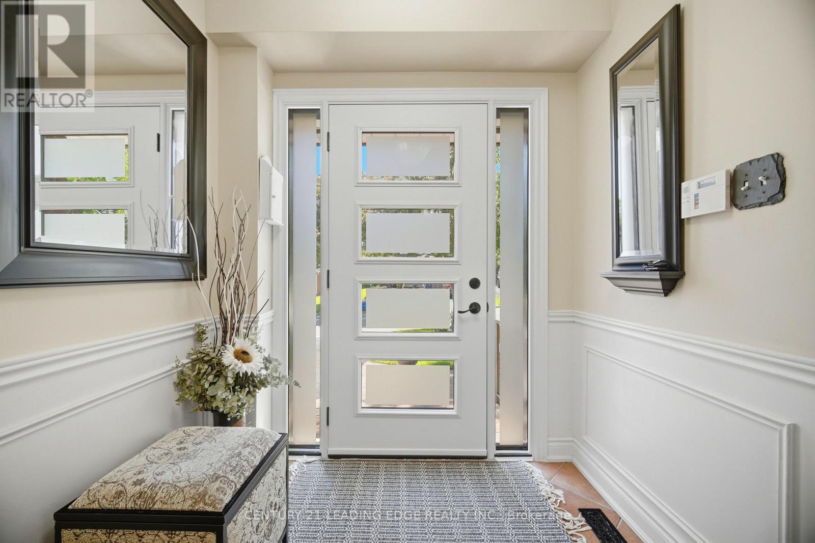 2203 Previn Court, Burlington, Ontario  L7P 4J3 - Photo 6 - W13228806