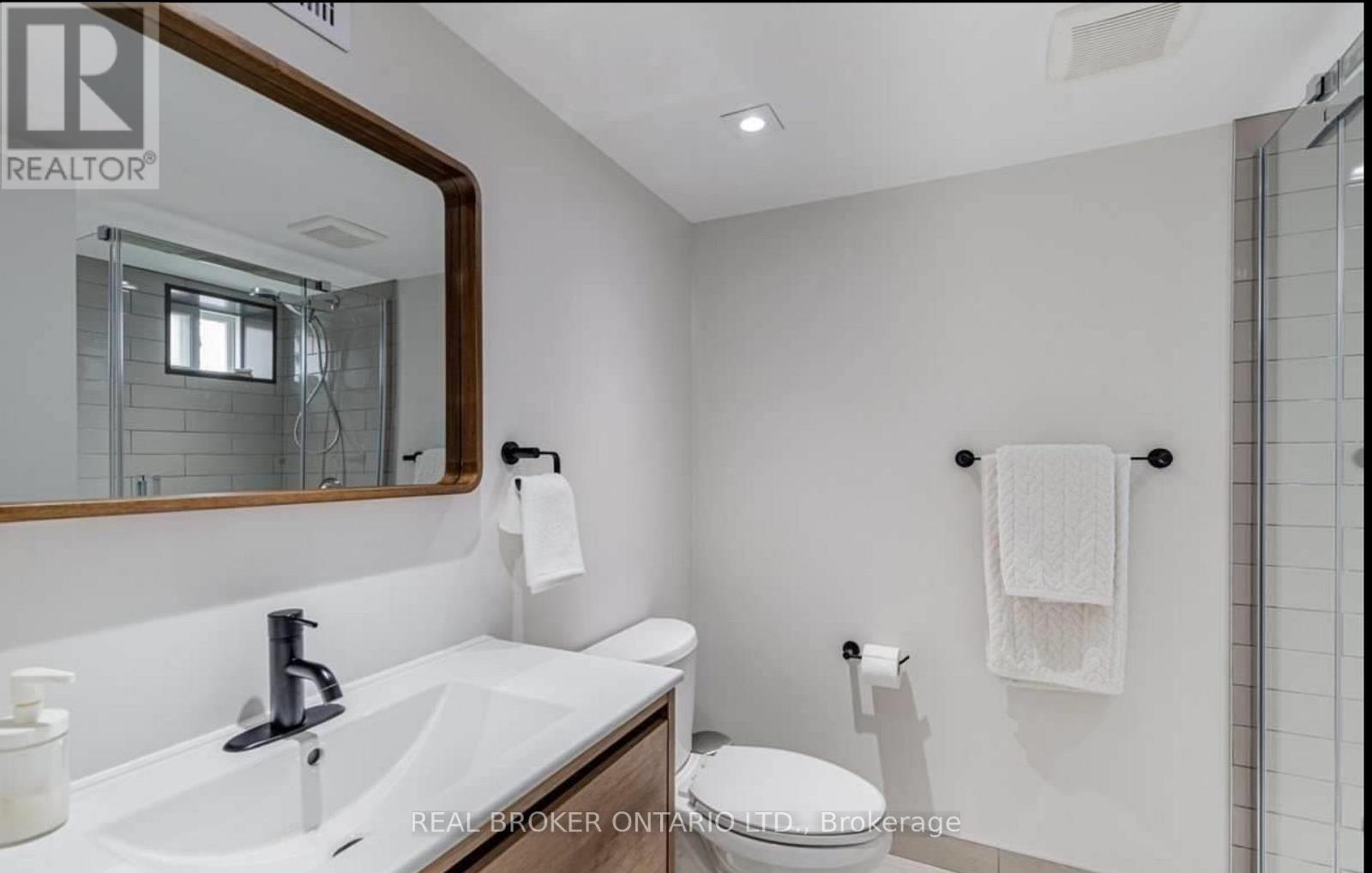 Lower - 25 Newlin Crescent, Toronto, Ontario  M3L 1X5 - Photo 5 - W13228814