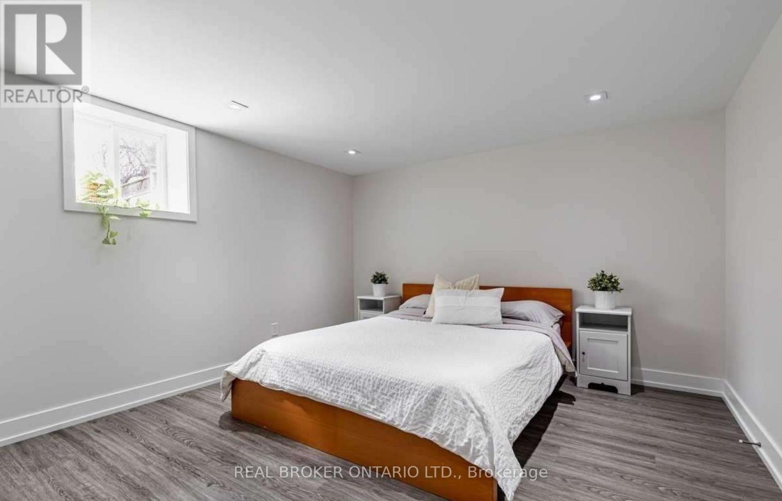 Lower - 25 Newlin Crescent, Toronto, Ontario  M3L 1X5 - Photo 6 - W13228814