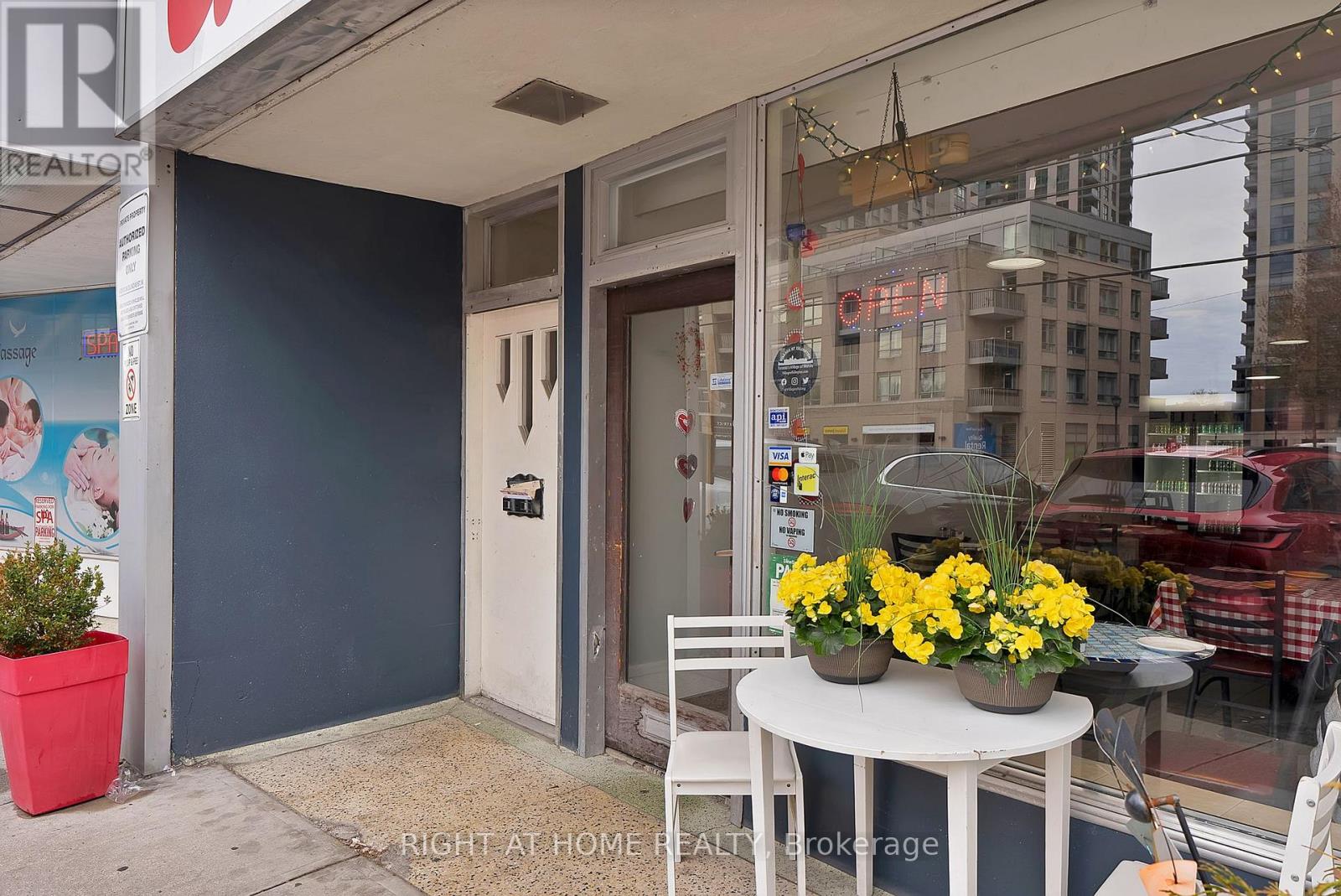 5122 Dundas Street W, Toronto, Ontario  M9A 1C2 - Photo 2 - W13228822