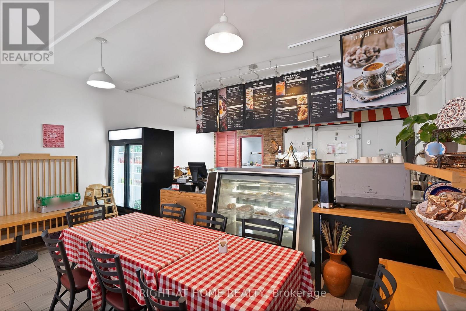 5122 Dundas Street W, Toronto, Ontario  M9A 1C2 - Photo 5 - W13228822