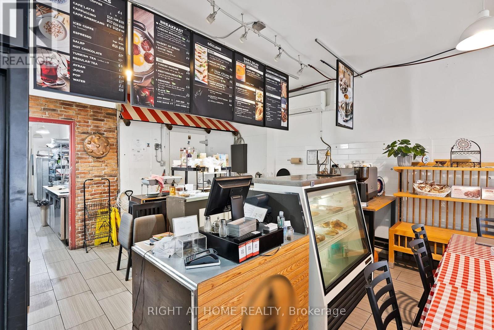 5122 Dundas Street W, Toronto, Ontario  M9A 1C2 - Photo 6 - W13228822