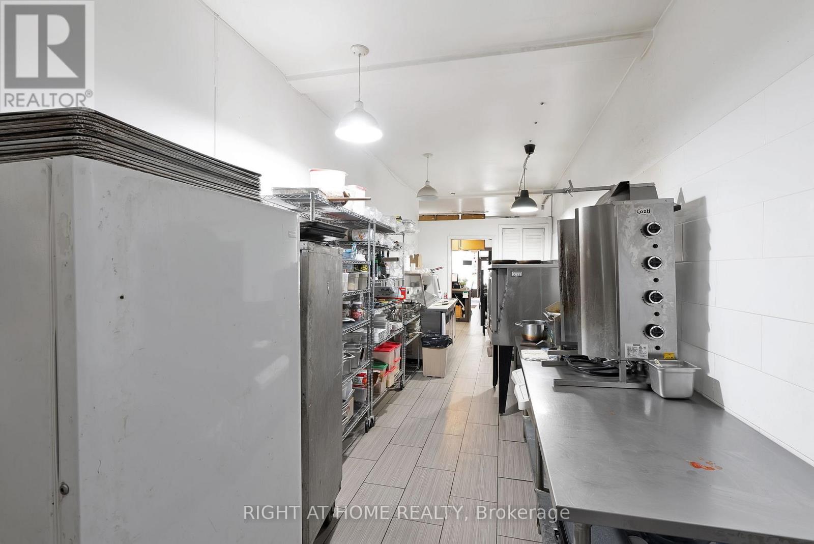 5122 Dundas Street W, Toronto, Ontario  M9A 1C2 - Photo 8 - W13228822