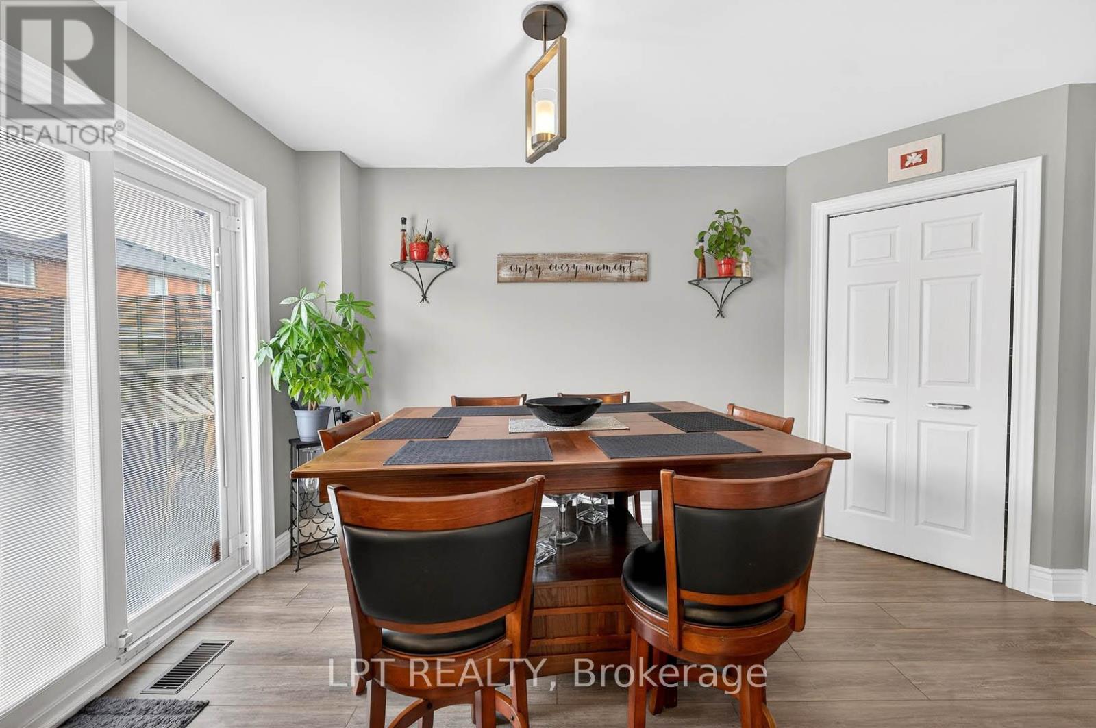 3753 Densbury Drive, Mississauga, Ontario  L5N 6Z2 - Photo 13 - W13228872