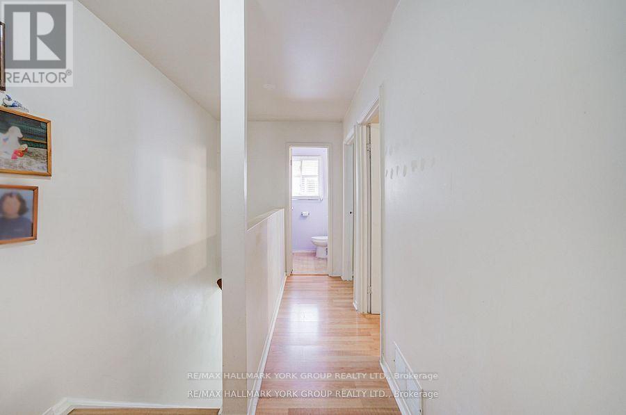 9 Bur Oak Way, Toronto, Ontario  M3L 2G3 - Photo 13 - W13228880