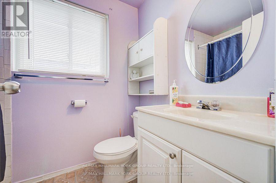 9 Bur Oak Way, Toronto, Ontario  M3L 2G3 - Photo 14 - W13228880