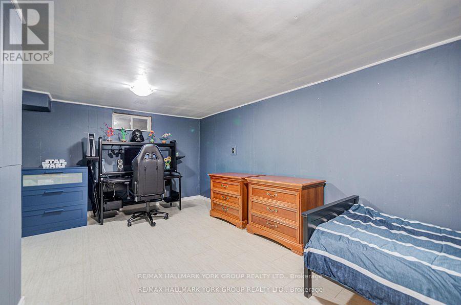 9 Bur Oak Way, Toronto, Ontario  M3L 2G3 - Photo 17 - W13228880