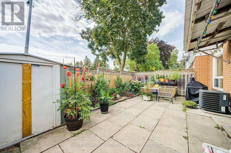 9 Bur Oak Way, Toronto, Ontario  M3L 2G3 - Photo 22 - W13228880