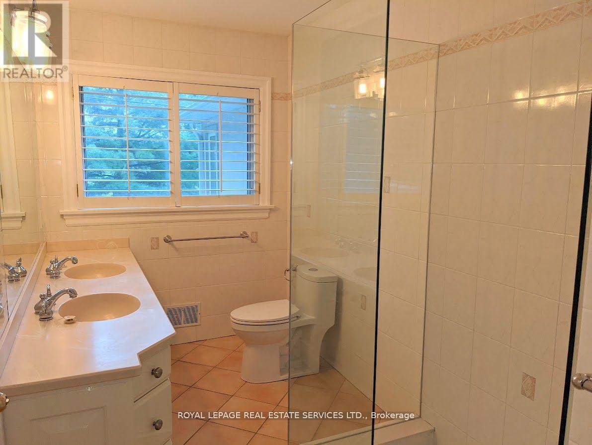 1602 Lincolnshire Blvd. Boulevard, Mississauga, Ontario  L5E 2S7 - Photo 17 - W13228886