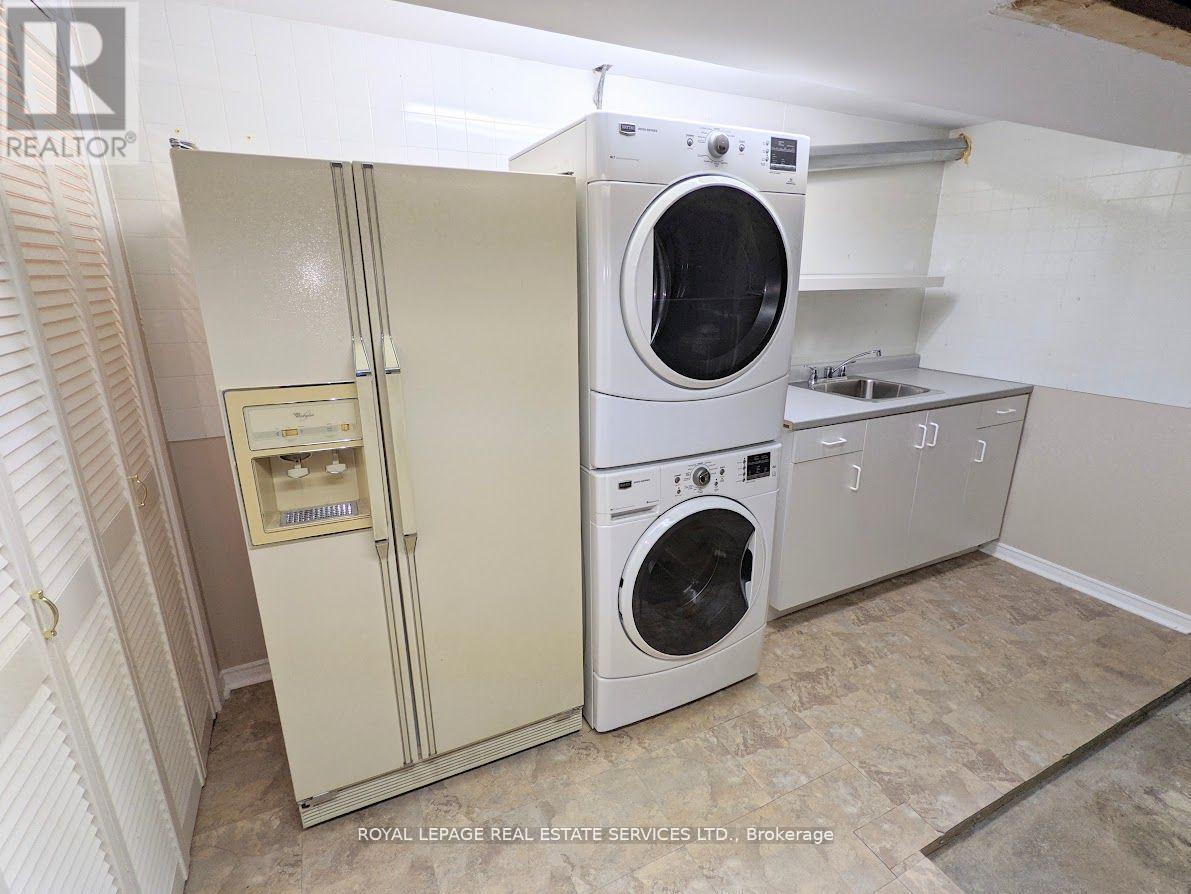 1602 Lincolnshire Blvd. Boulevard, Mississauga, Ontario  L5E 2S7 - Photo 19 - W13228886