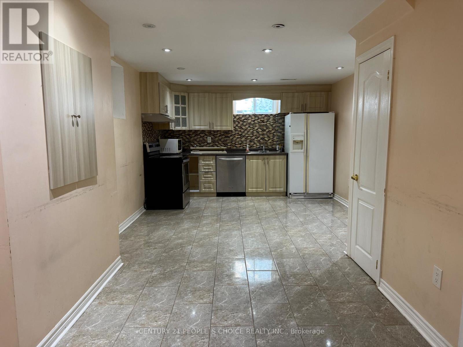 Lower - 5689 Sidmouth Street, Mississauga, Ontario  L5V 2H1 - Photo 2 - W13228970