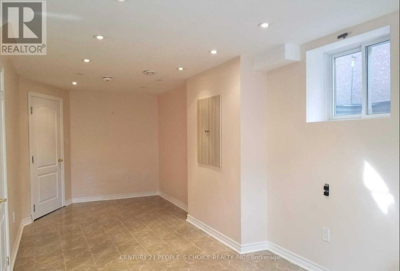 Lower - 5689 Sidmouth Street, Mississauga, Ontario  L5V 2H1 - Photo 7 - W13228970