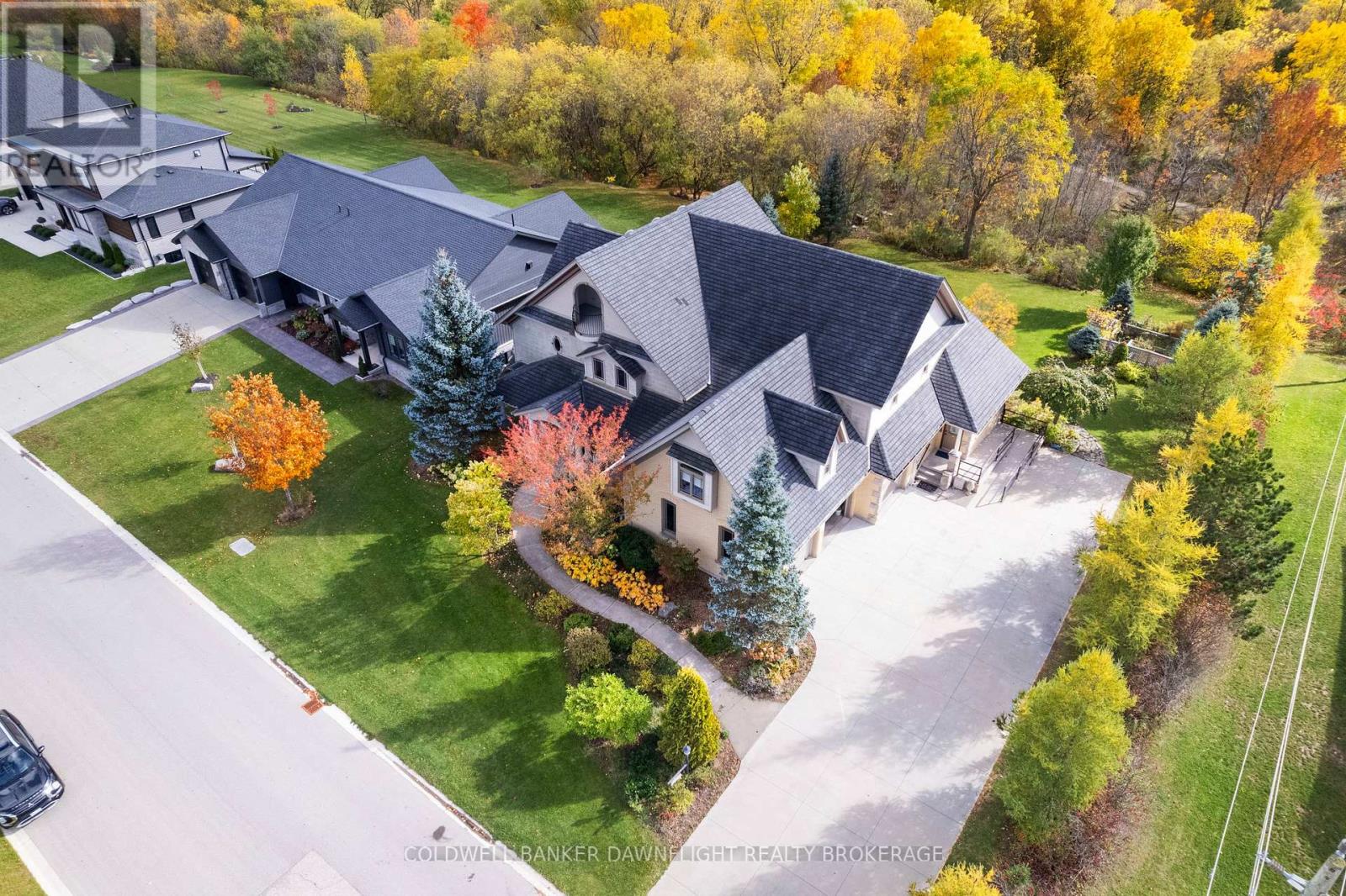 246 HAZELTON LANE, South Huron, Ontario
