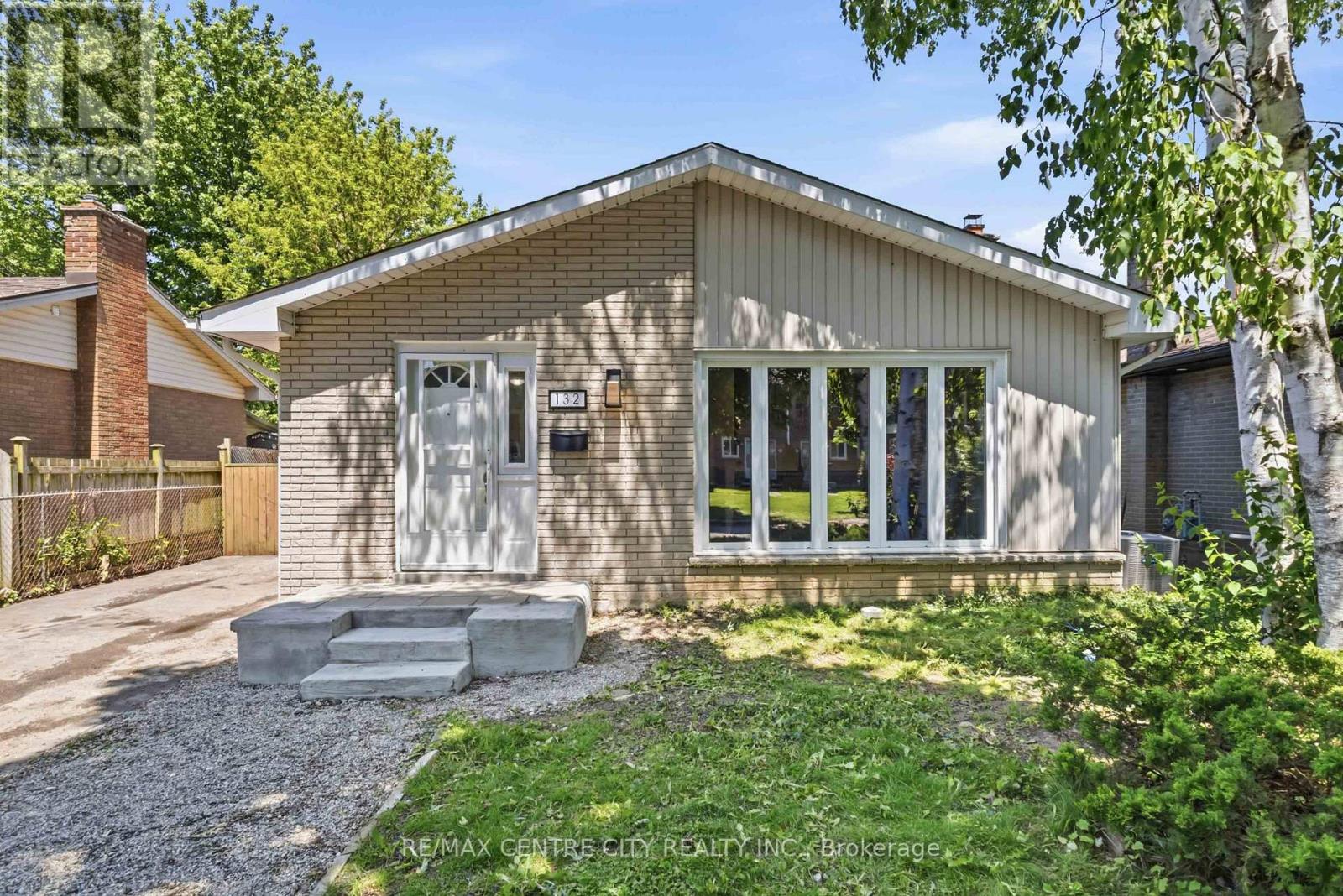 132 TOULON CRESCENT, London East, Ontario