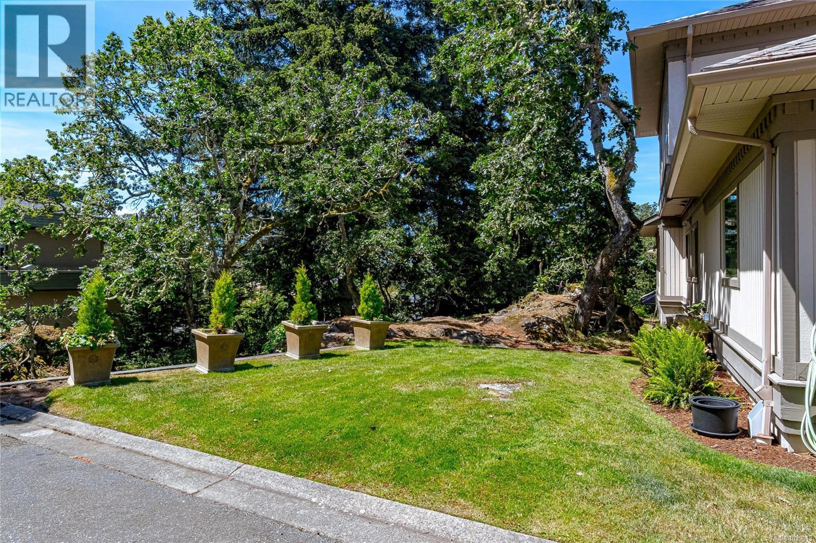 49 4300 Stoneywood Lane, Saanich, British Columbia  V8X 5A5 - Photo 45 - 1039013