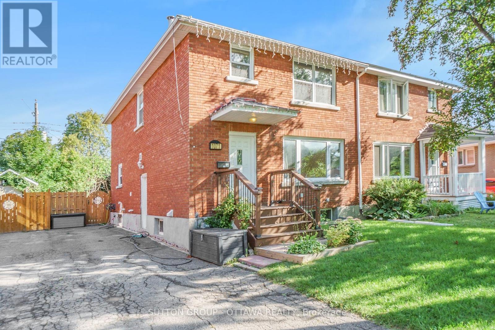 1071 Aldea Avenue, Ottawa, Ontario  K1H 8B8 - Photo 2 - X13229100