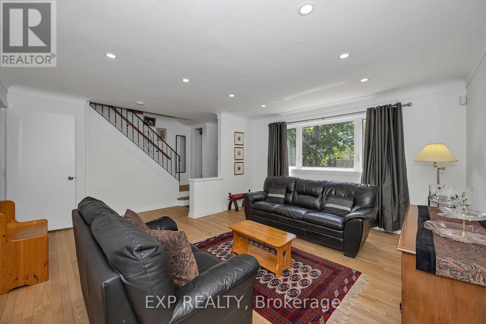 707 Roosevelt Avenue, Ottawa, Ontario  K2A 2A8 - Photo 5 - X13229222