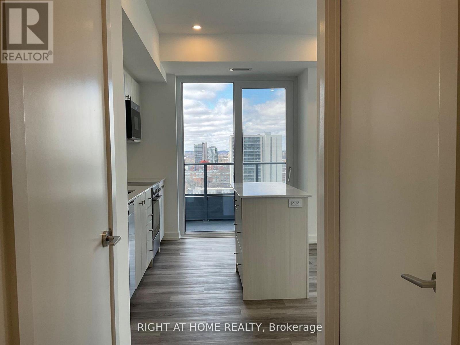 1812 - 15 Wellington Street, Kitchener, Ontario  N2G 0E3 - Photo 2 - X13228862