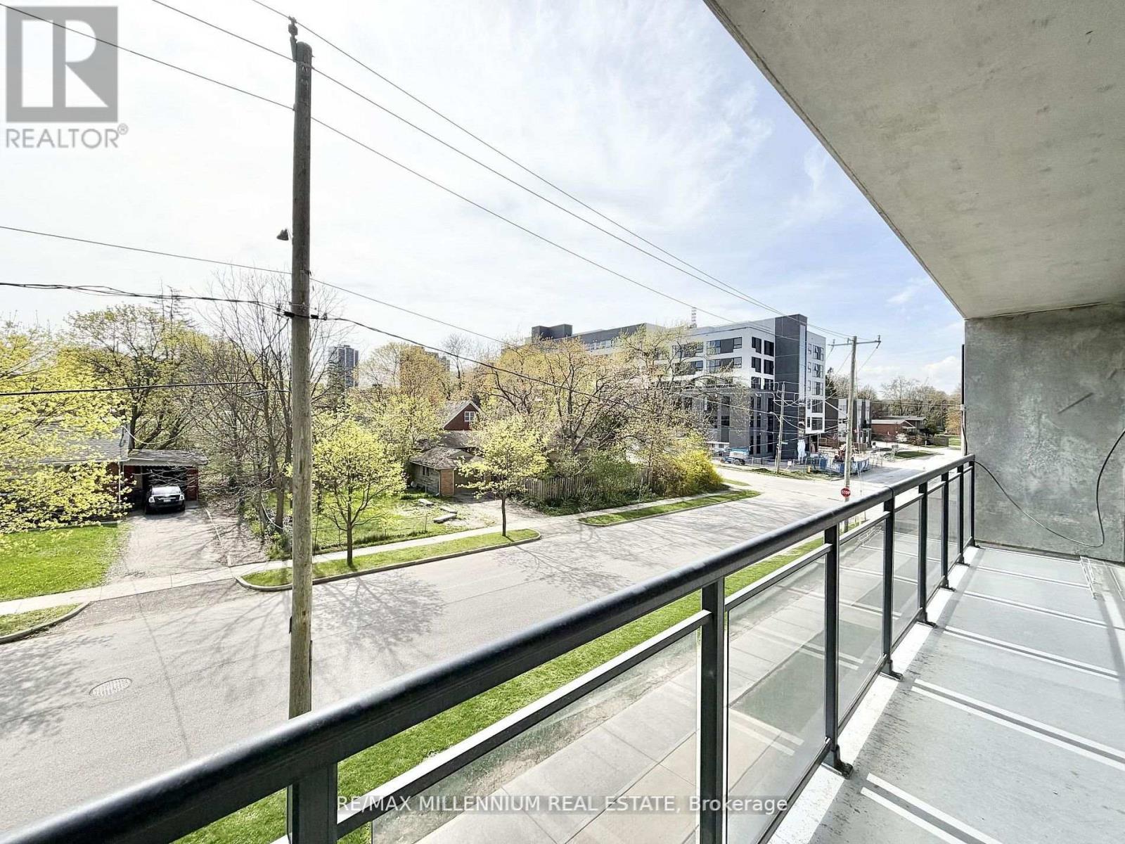 F210 - 275 Larch Street, Waterloo, Ontario  N2L 3R2 - Photo 10 - X13228864