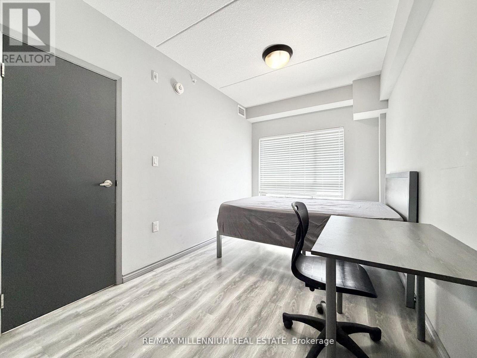 F210 - 275 Larch Street, Waterloo, Ontario  N2L 3R2 - Photo 8 - X13228864