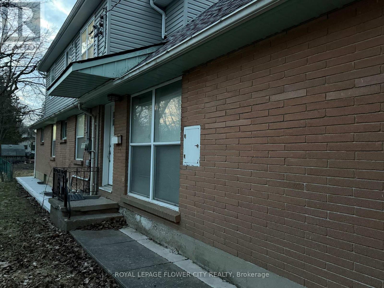 UPPER FLOOR - 30 WOODWARD AVENUE, London North, Ontario