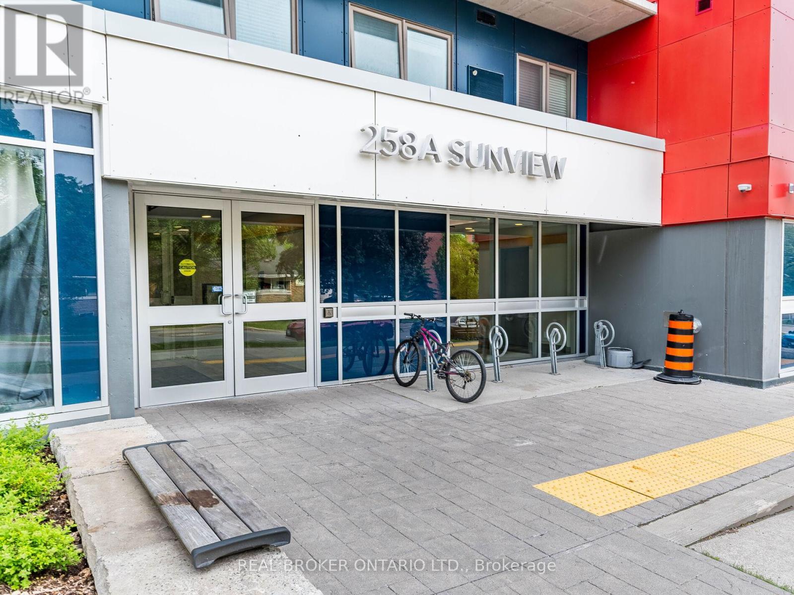 123 - 258a Sunview Street, Waterloo, Ontario  N2L 0H6 - Photo 4 - X13228894