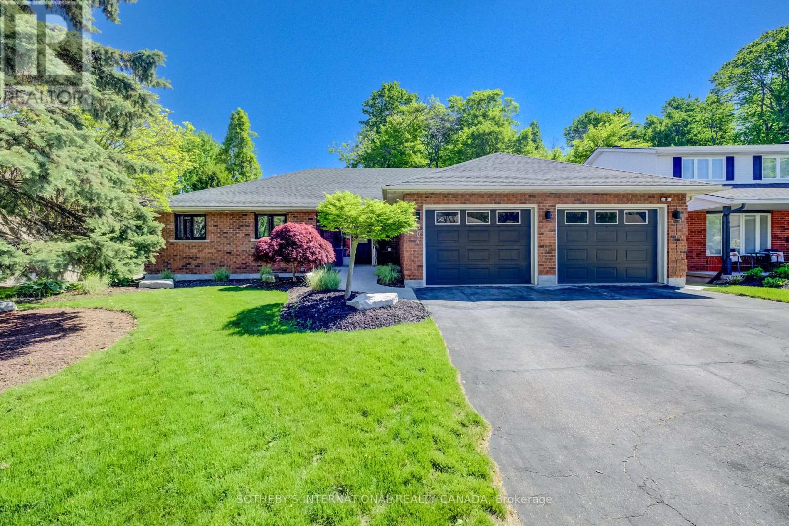 304 Auburn Drive, Waterloo, Ontario  N2K 3K5 - Photo 2 - X13229038