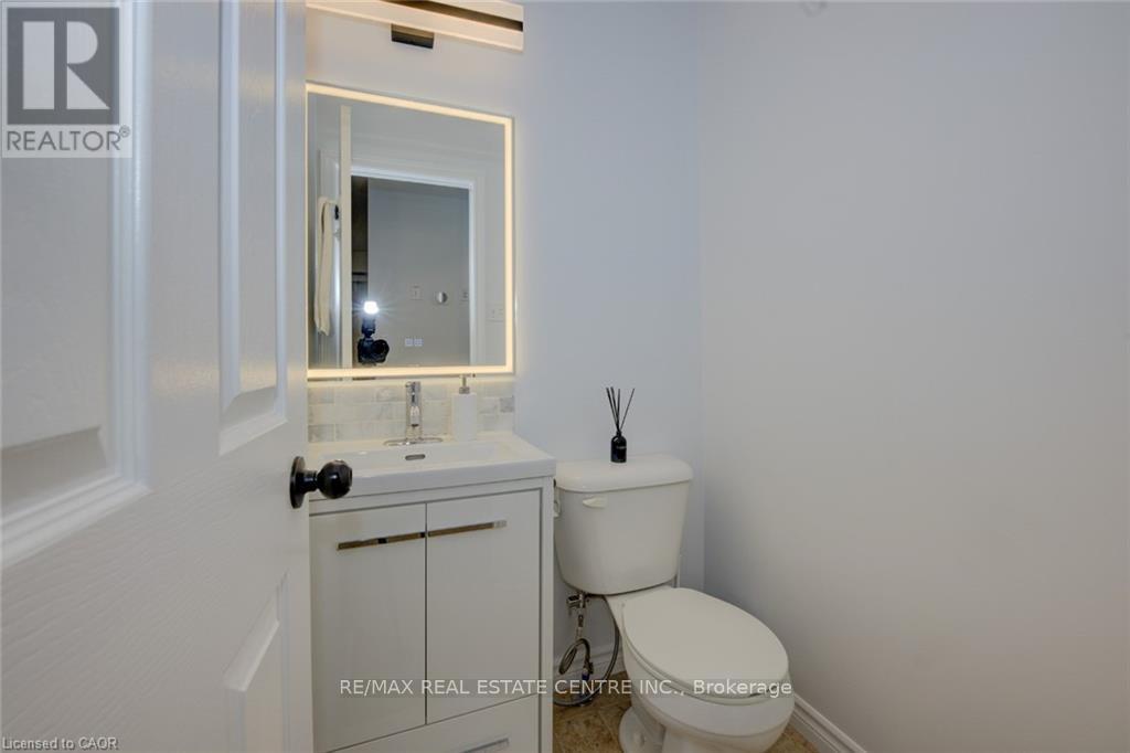 A4 - 20 David Bergey Drive, Kitchener, Ontario  N2E 0B1 - Photo 11 - X13229062