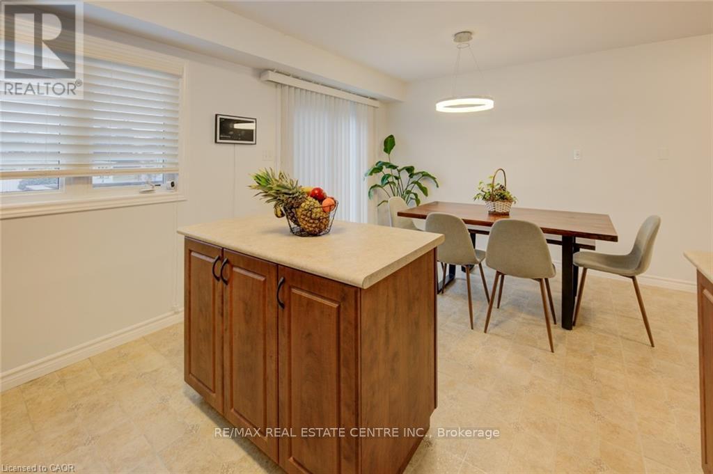A4 - 20 David Bergey Drive, Kitchener, Ontario  N2E 0B1 - Photo 19 - X13229062