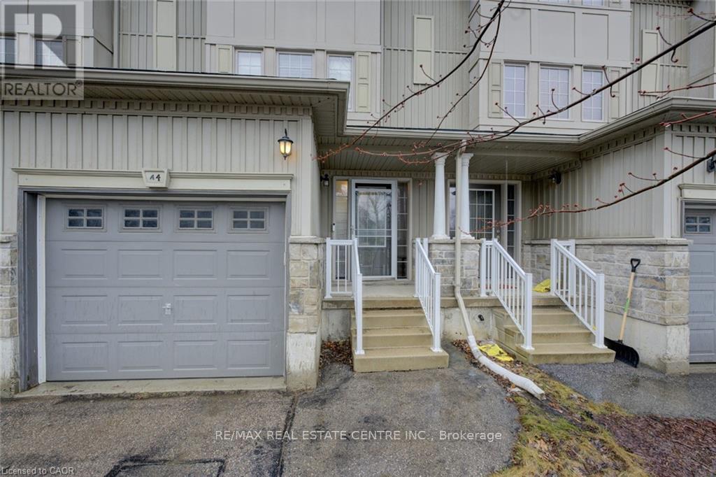 A4 - 20 David Bergey Drive, Kitchener, Ontario  N2E 0B1 - Photo 2 - X13229062