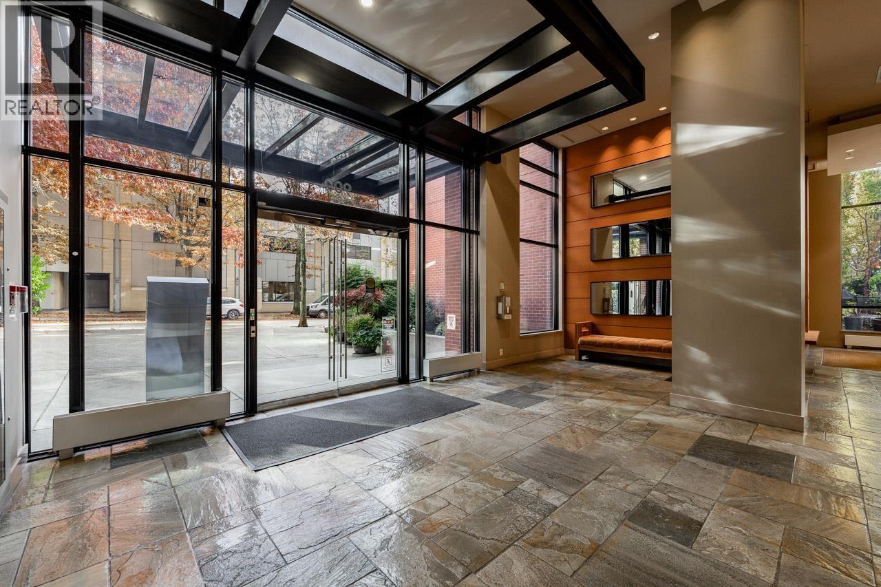 1405 909 Mainland Street, Vancouver, British Columbia  V6B 1S3 - Photo 2 - R3130866