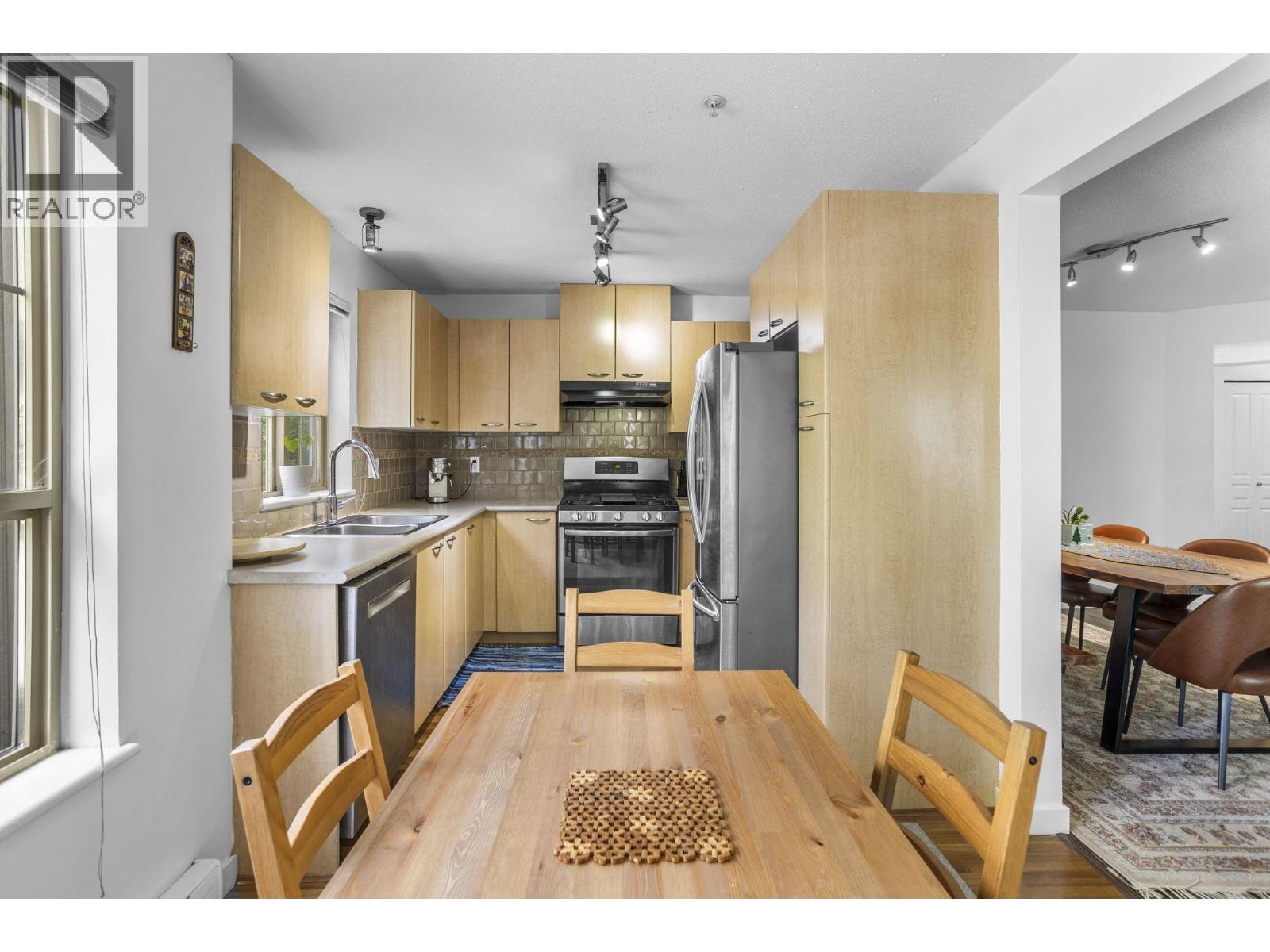 301 2966 Silver Springs Boulevard, Coquitlam, British Columbia  V3E 3S1 - Photo 15 - R3130877
