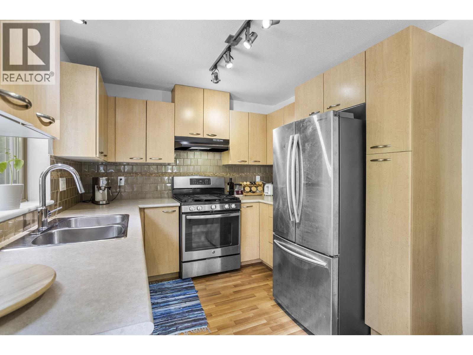 301 2966 Silver Springs Boulevard, Coquitlam, British Columbia  V3E 3S1 - Photo 18 - R3130877