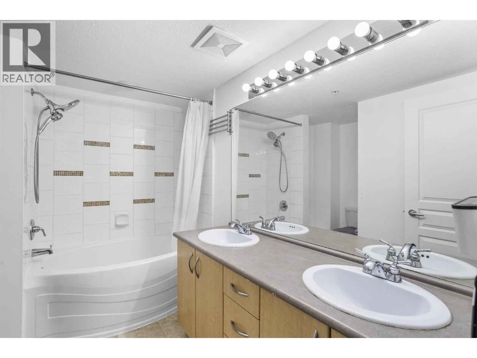 301 2966 Silver Springs Boulevard, Coquitlam, British Columbia  V3E 3S1 - Photo 22 - R3130877