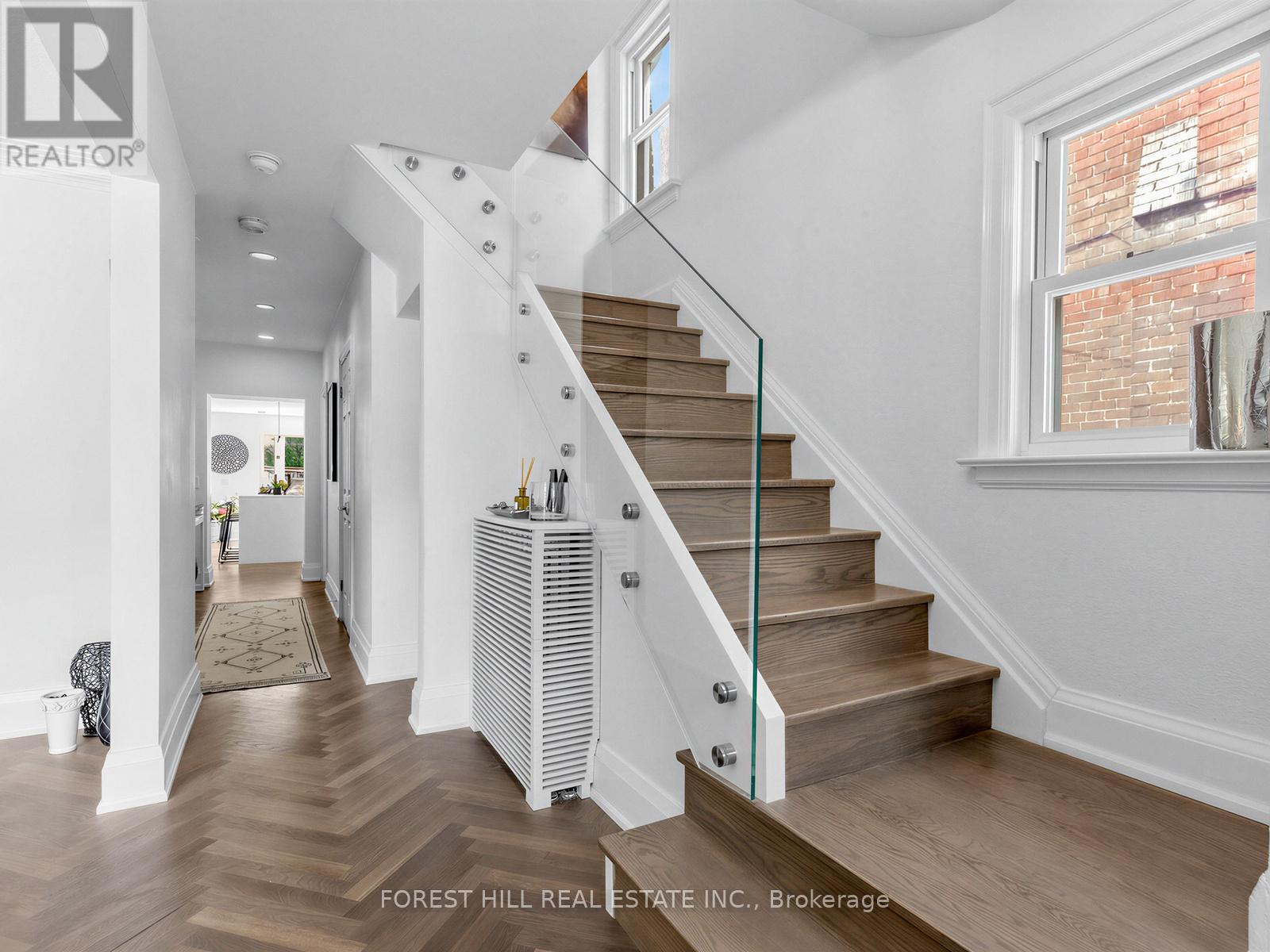 192 Glen Cedar Road, Toronto, Ontario  M6C 3H1 - Photo 5 - C13229130