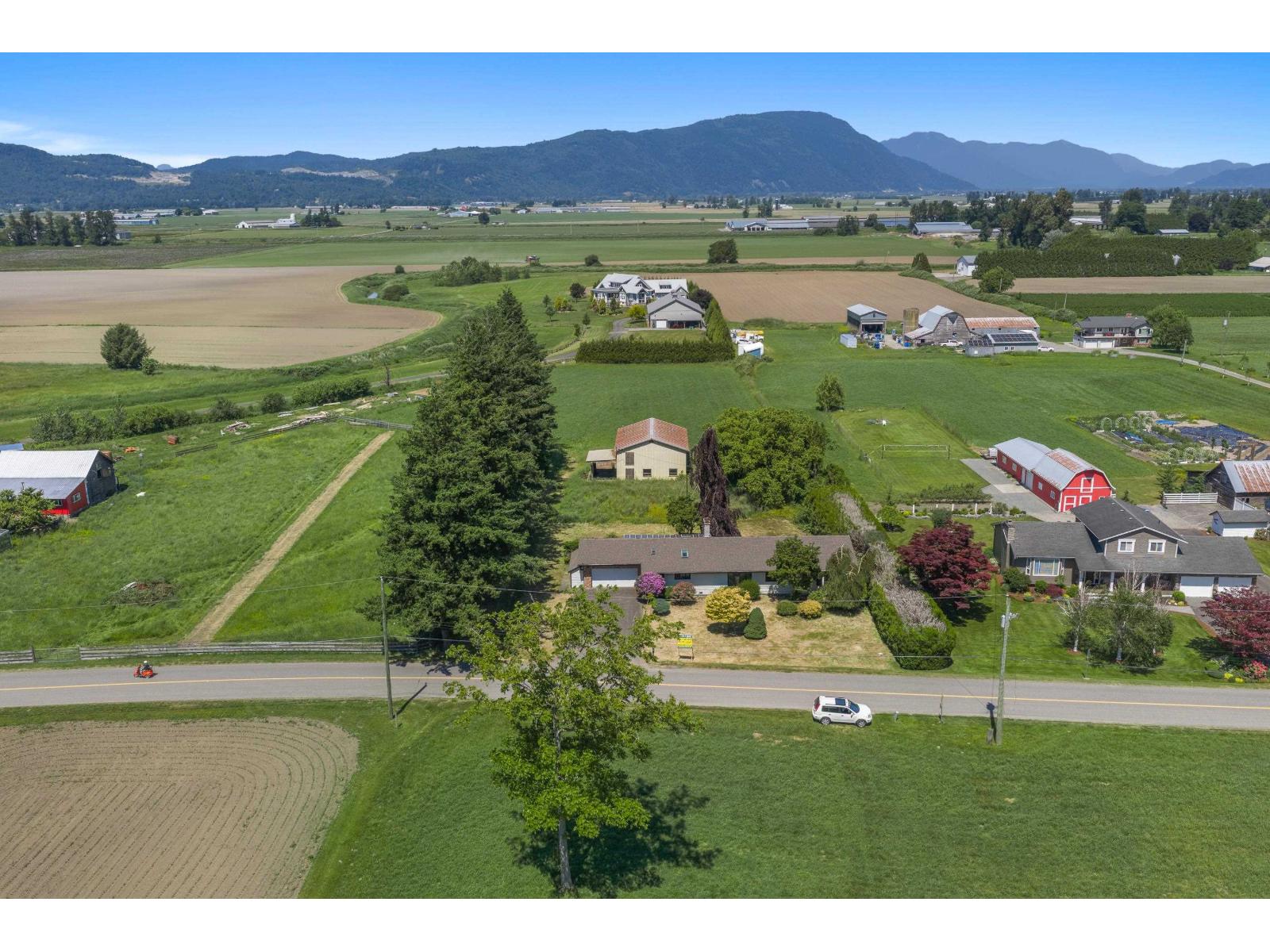 38531 Old Yale Road, Abbotsford, British Columbia  V3G 1X4 - Photo 2 - R3125998
