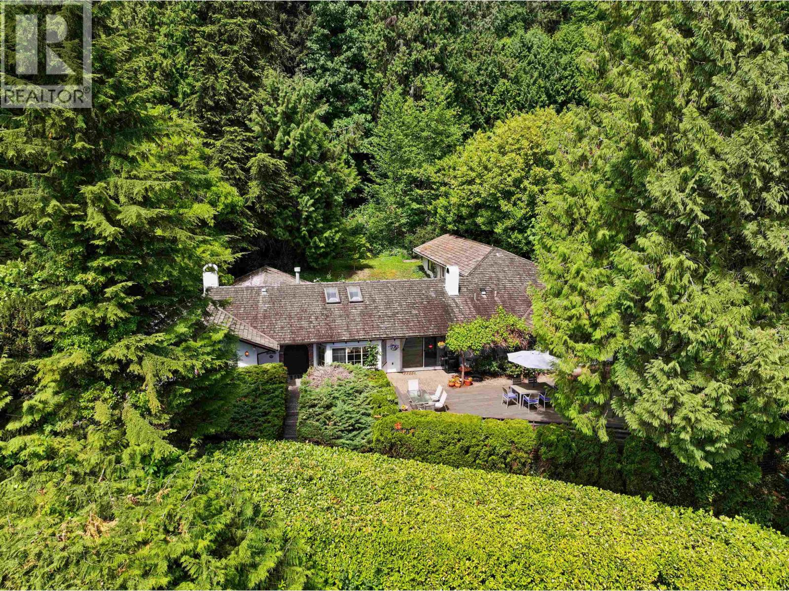 2995 Altamont Crescent, West Vancouver, British Columbia V7V 3C2 - Photo 2 - R3130899