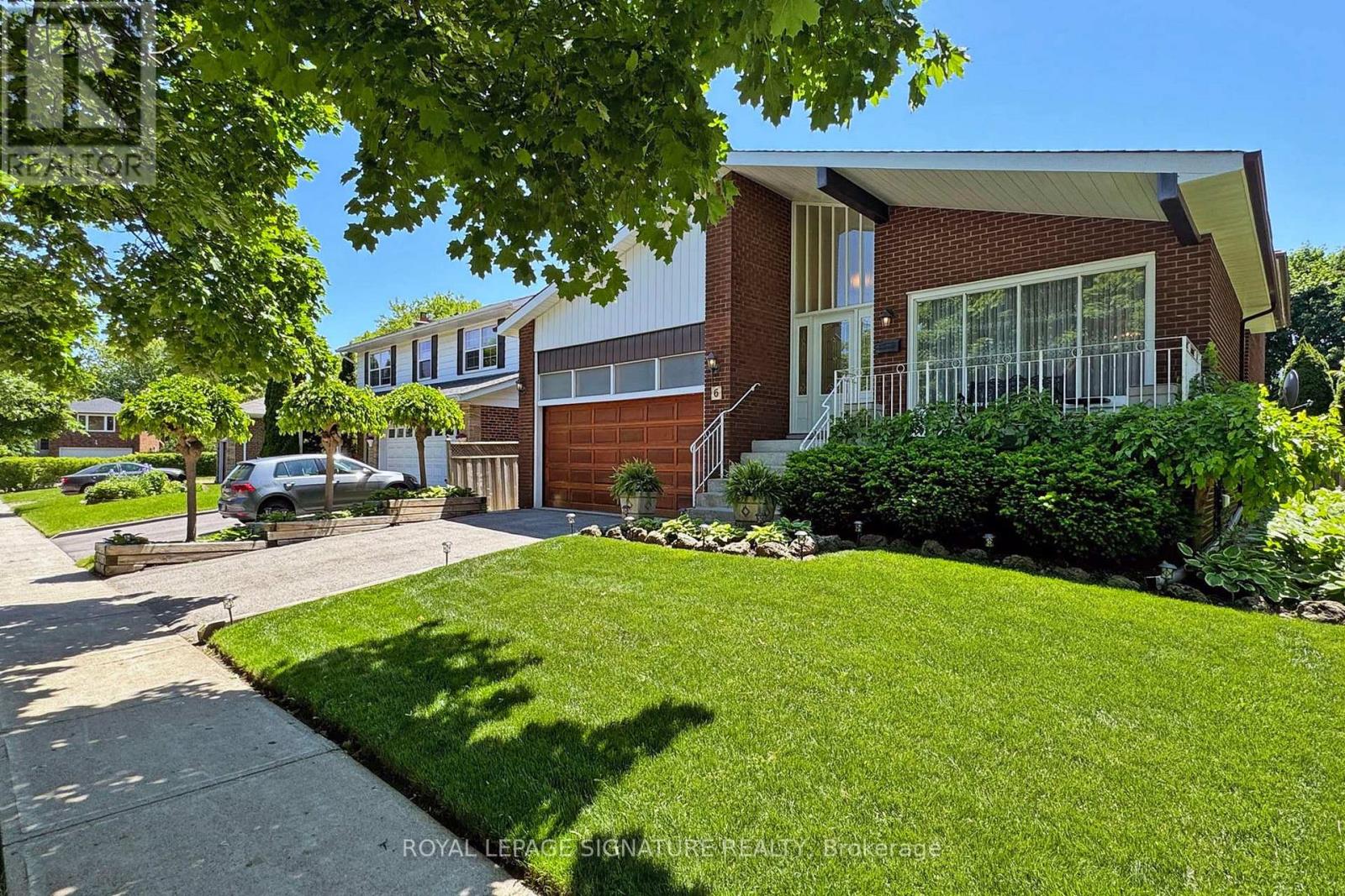 6 KELVINWAY DRIVE, Toronto, Ontario