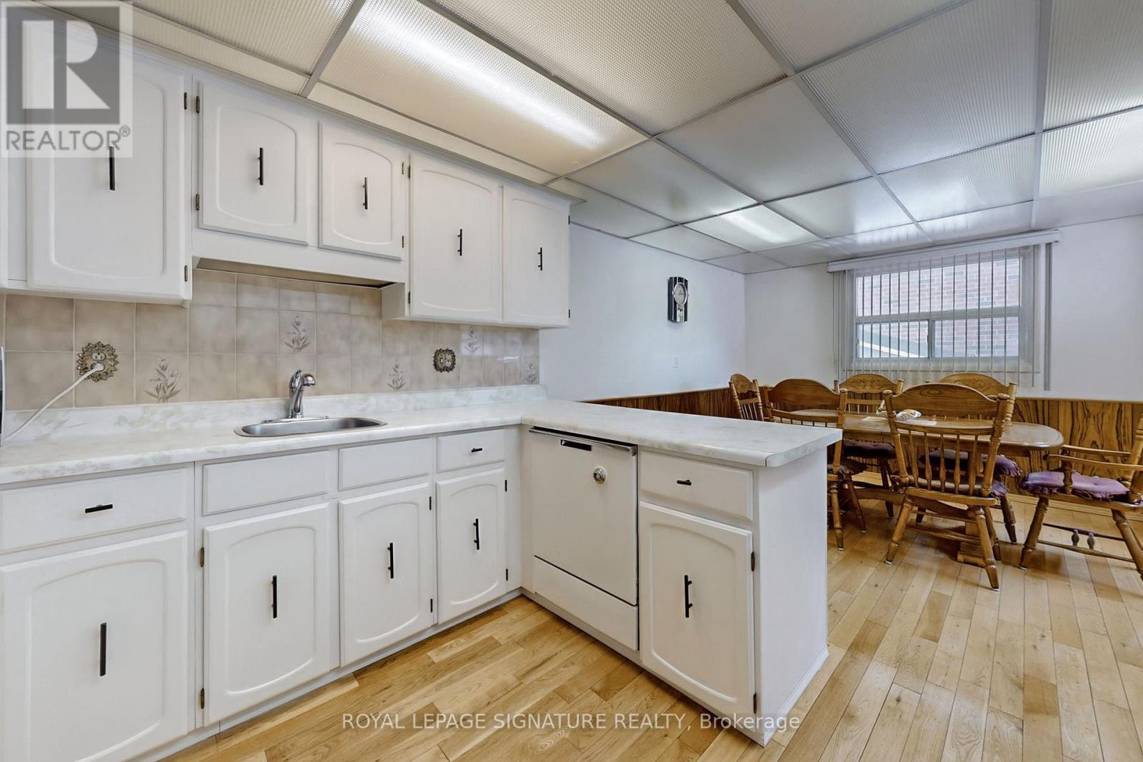 6 Kelvinway Drive, Toronto, Ontario  M1W 1N4 - Photo 7 - E13229094
