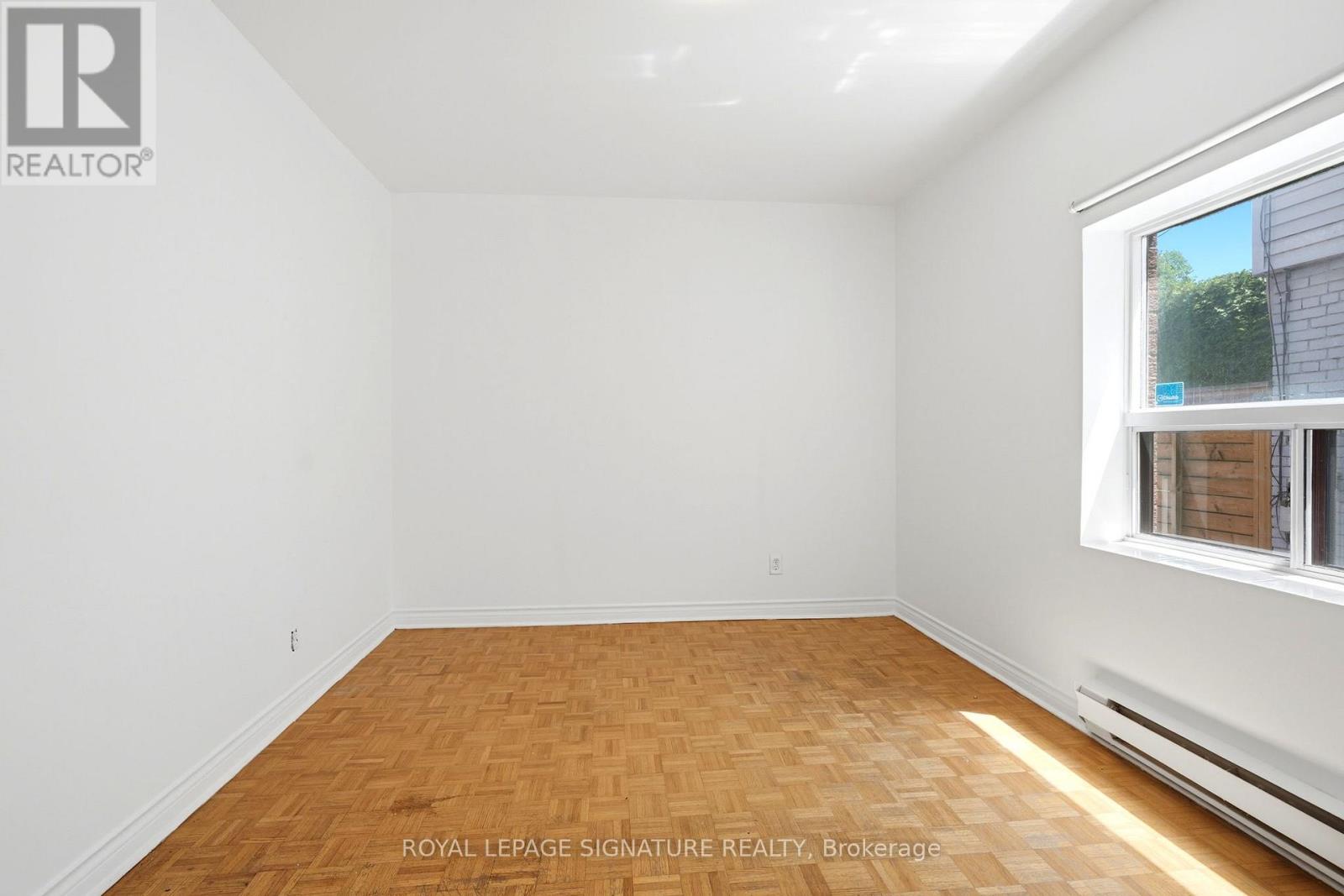 227 Woodfield Road, Toronto, Ontario  M4L 2W8 - Photo 8 - E13229230