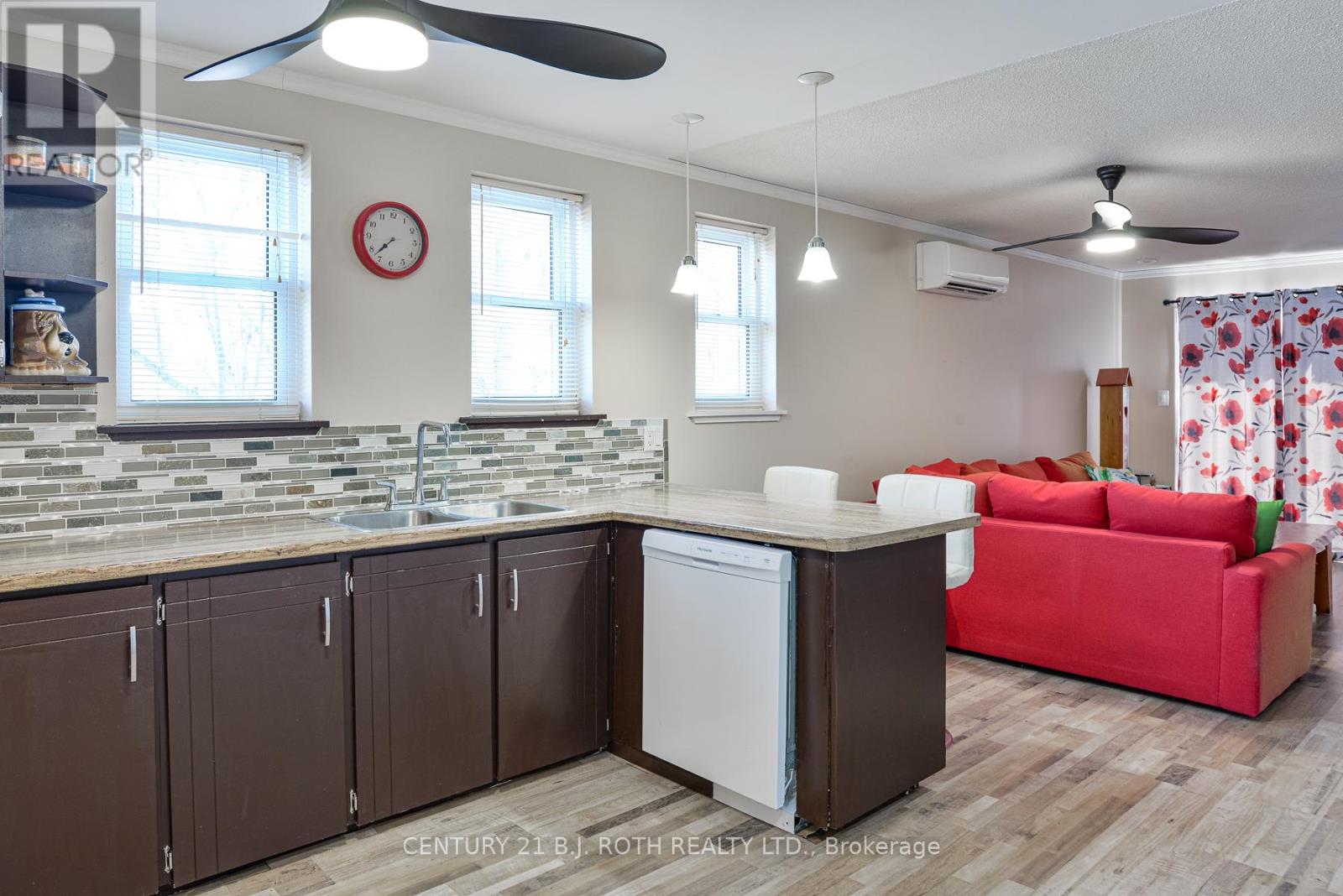 Unit 27 - 1 Paradise Boulevard S, Ramara, Ontario  L0K 1B0 - Photo 12 - S12983428