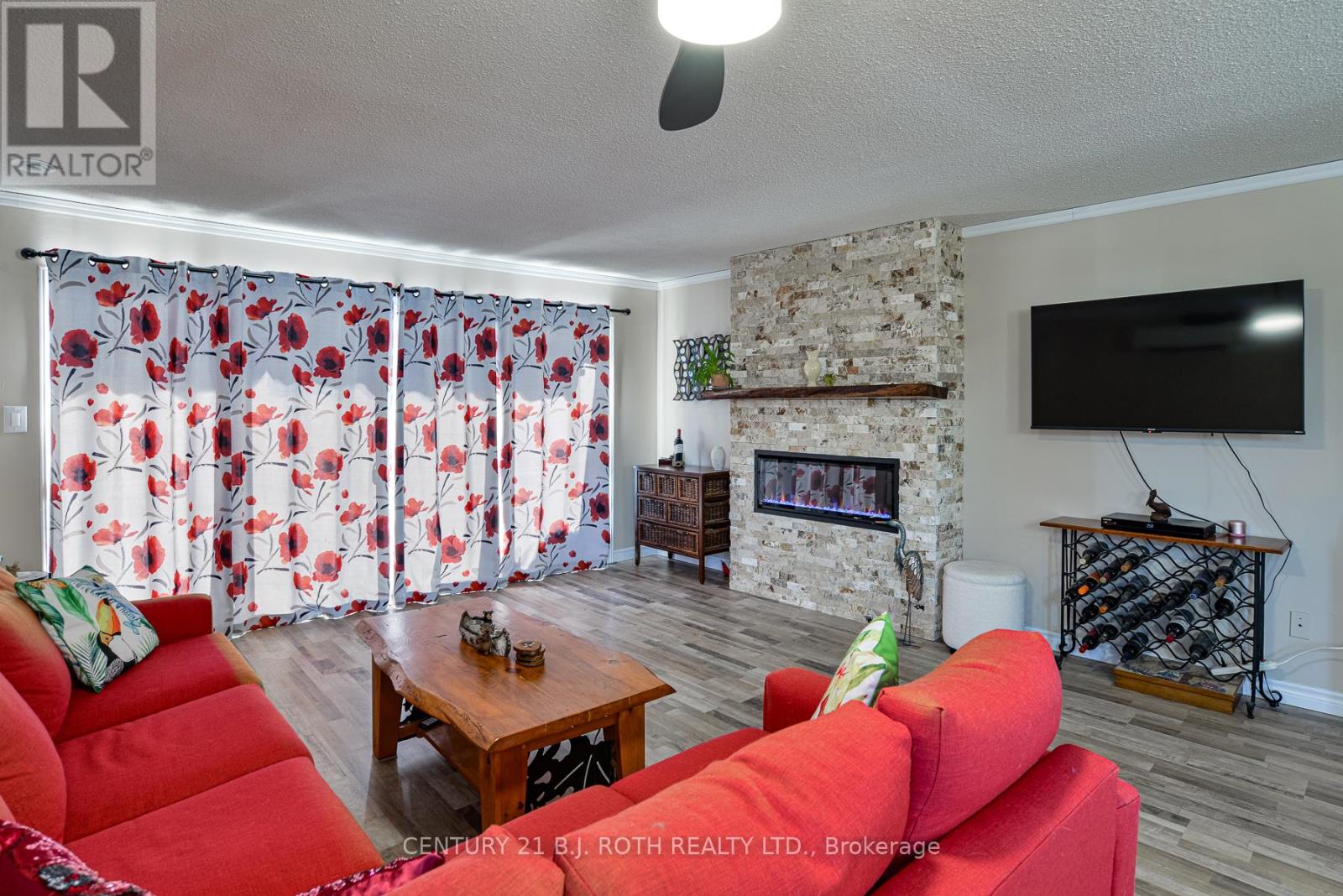 Unit 27 - 1 Paradise Boulevard S, Ramara, Ontario  L0K 1B0 - Photo 4 - S12983428
