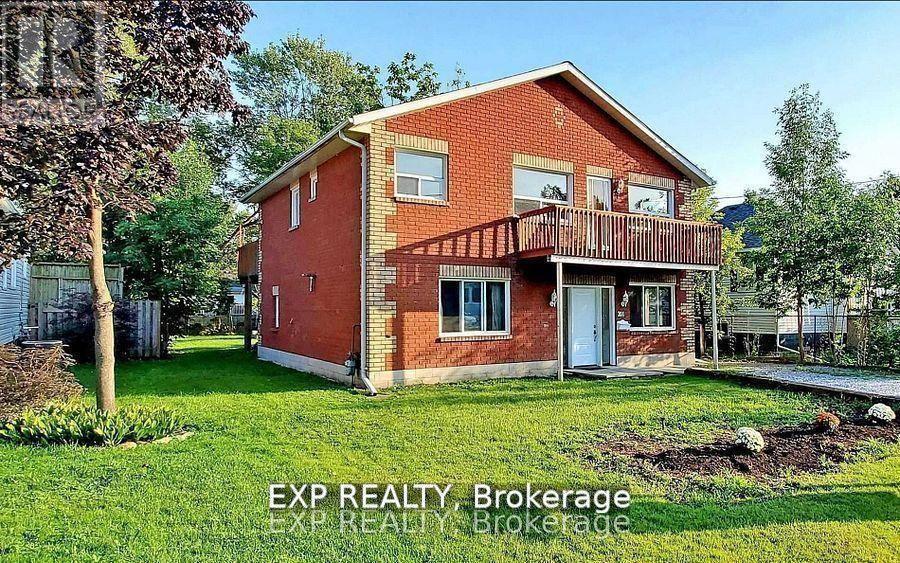201 Garden Avenue, Georgina, Ontario  L4P 2L3 - Photo 12 - N13229060