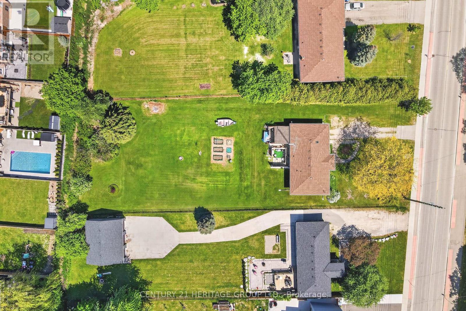 640 Simcoe Road, Bradford West Gwillimbury, Ontario  L3Z 4A9 - Photo 3 - N13229176